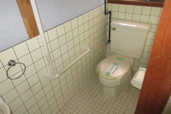 トイレのリフォーム工事 - Before