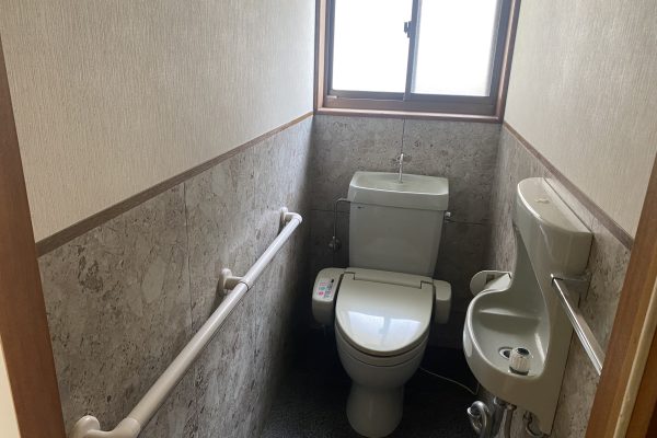 トイレのリフォーム工事 - Before
